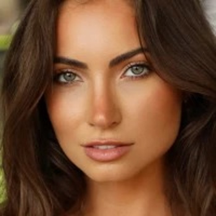 Anna Louise — public profile photo