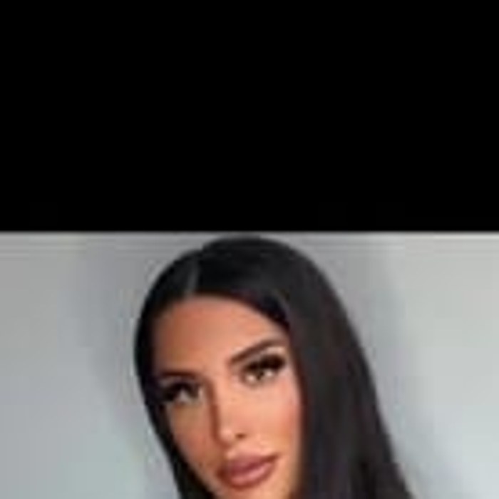 Ari — public profile photo