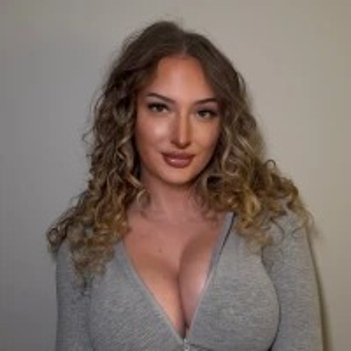 Ariana Nicole — public profile photo
