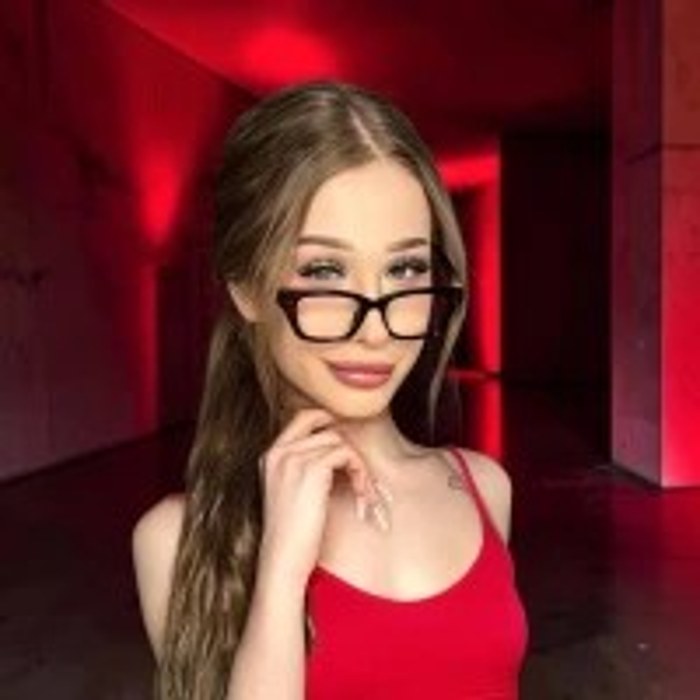 Blooming Loly — public profile photo