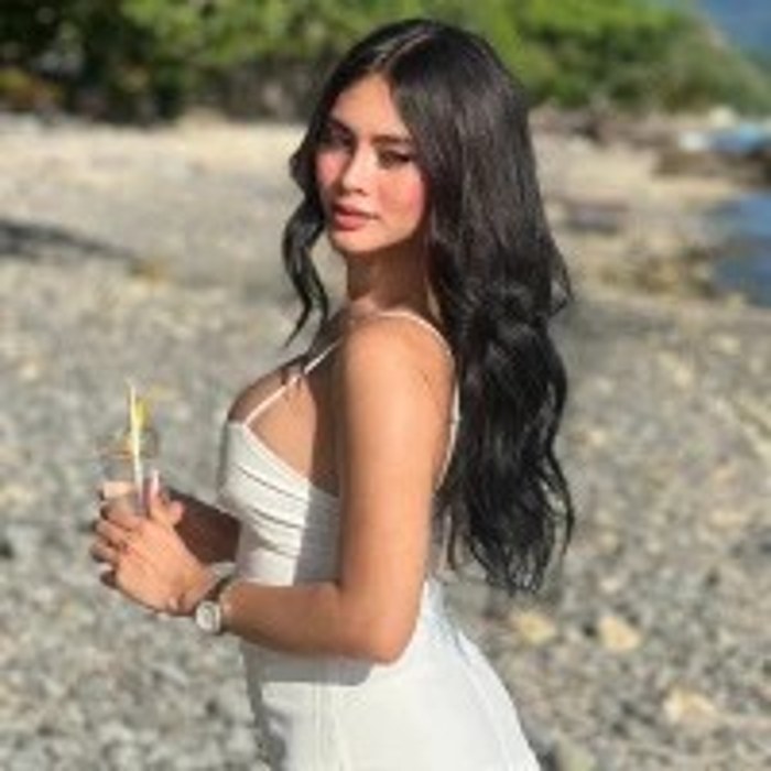 Eva Lee — public profile photo