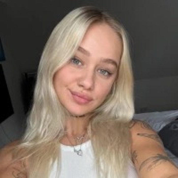 Lara Cassie — public profile photo