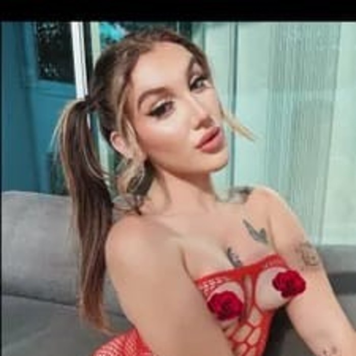 Luna Marí — public profile photo