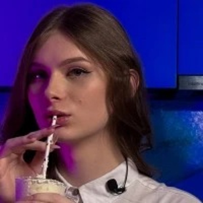 Mia (mia_ts) — public profile photo