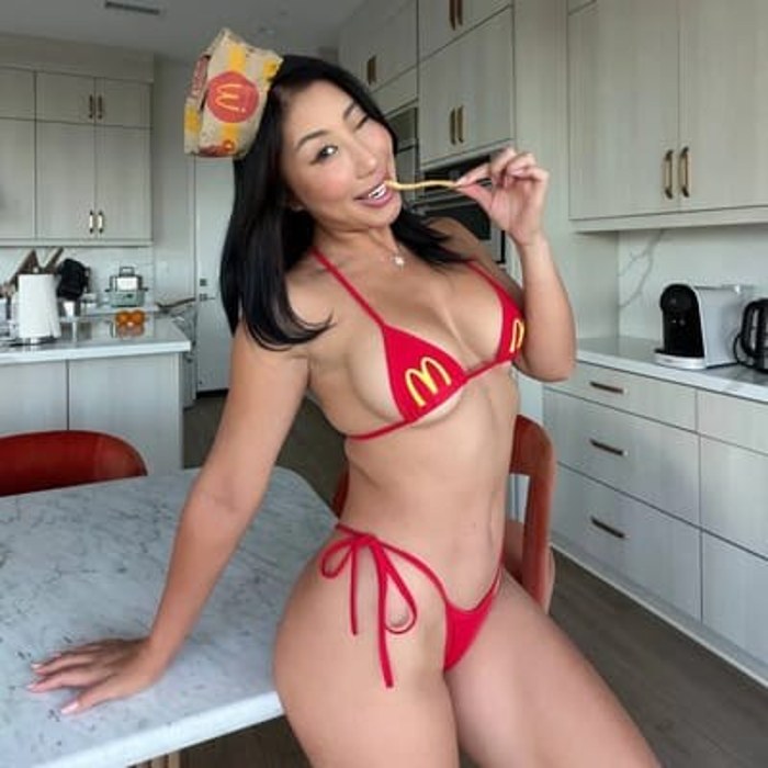Nicole Doshi