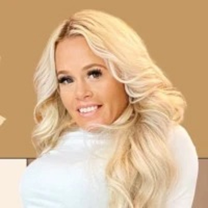 Nikki Bi — public profile photo