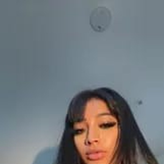 Yasmina Khan