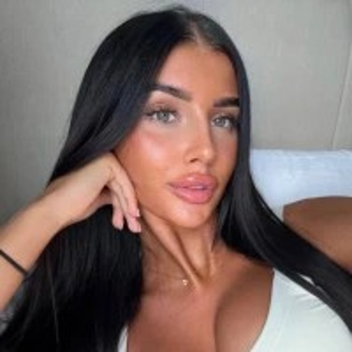 Zuzanna — public profile photo